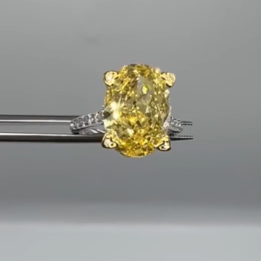 18k 5ct Oval Canary Ring - Picture 2 of 11